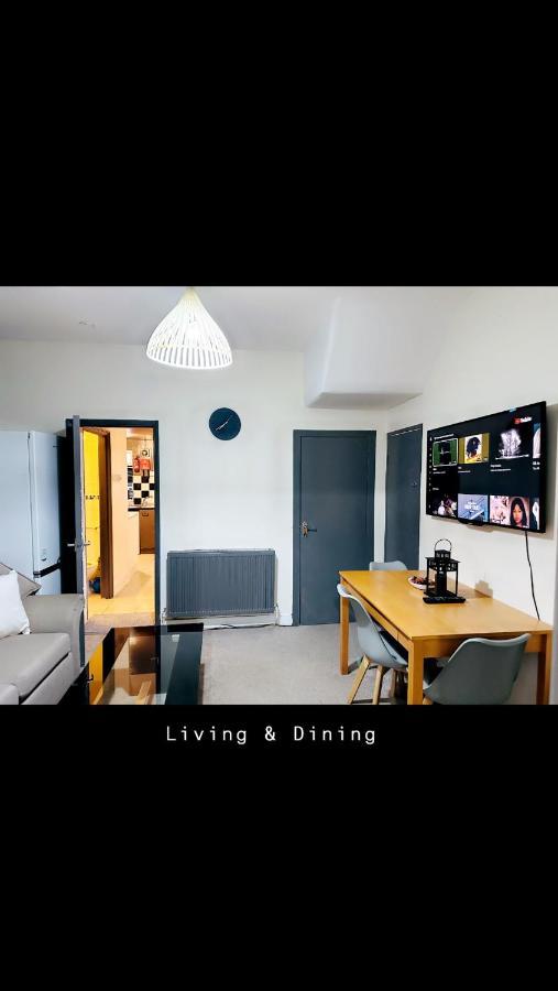 2 Bedroom Double Bed In East 伦敦 外观 照片
